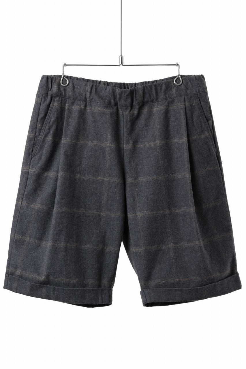 Load image into Gallery viewer, CAPERTICA TUCK EASY SHORTS / DARK MELANGE CHECK FLANNEL (CHARCOAL)