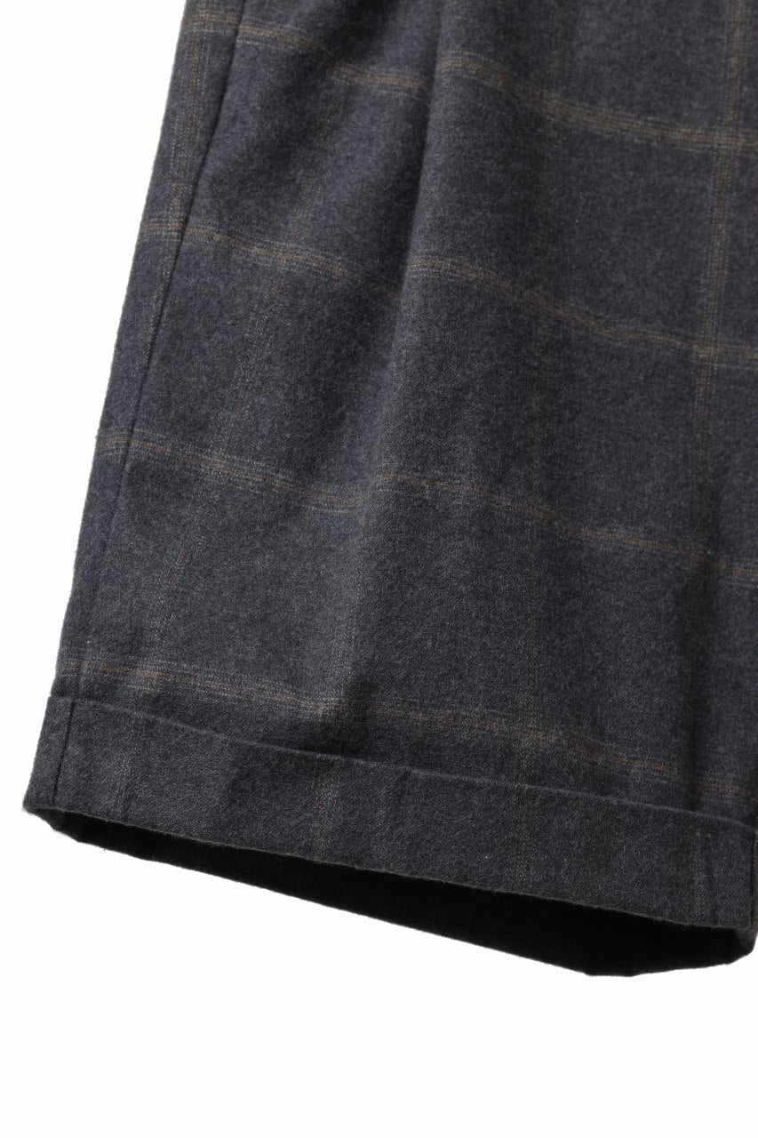 CAPERTICA TUCK EASY SHORTS / DARK MELANGE CHECK FLANNEL (CHARCOAL)