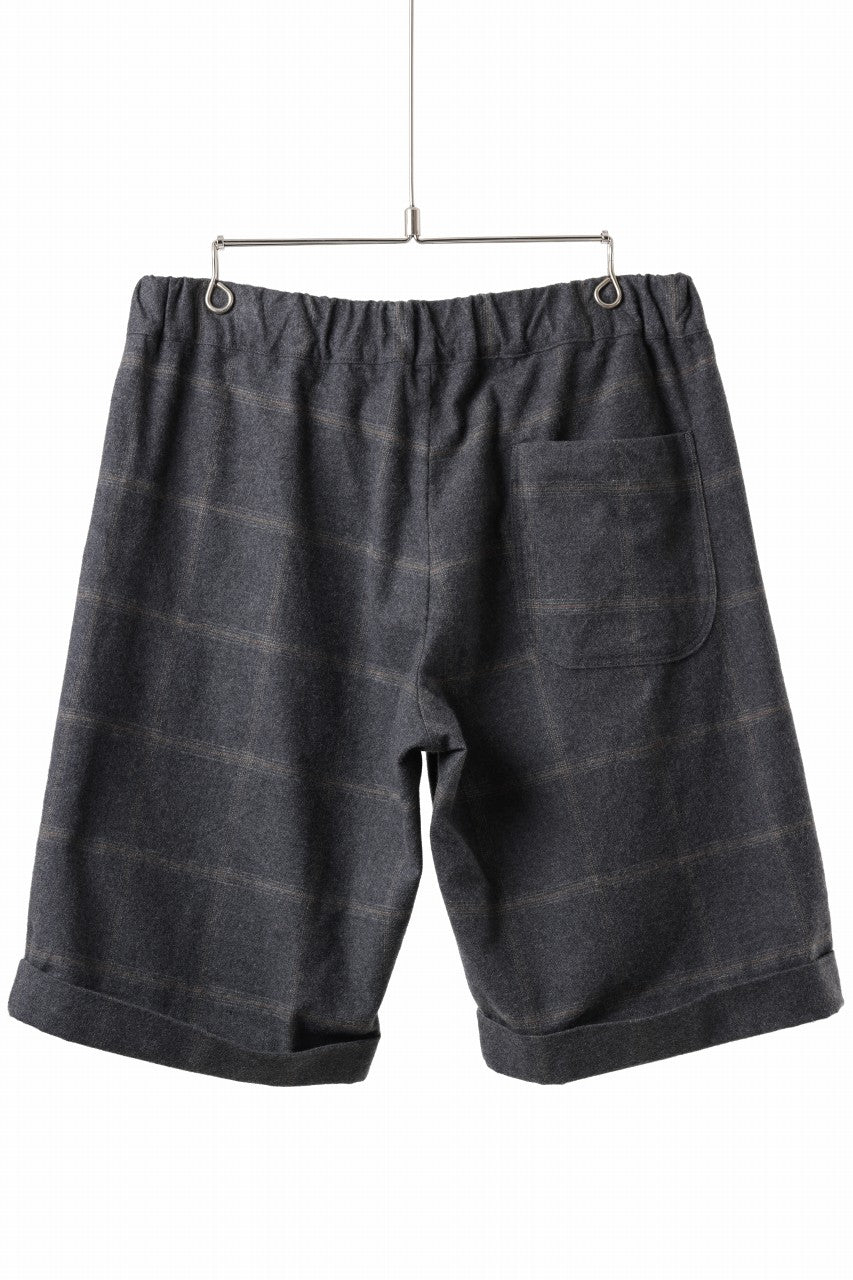 Load image into Gallery viewer, CAPERTICA TUCK EASY SHORTS / DARK MELANGE CHECK FLANNEL (CHARCOAL)