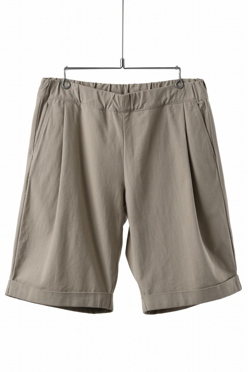 CAPERTICA TUCK EASY SHORTS / BARATHEA CLOTH (BEIGE)