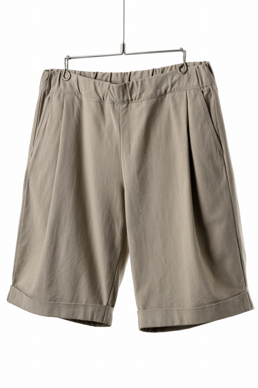 CAPERTICA TUCK EASY SHORTS / BARATHEA CLOTH (BEIGE)