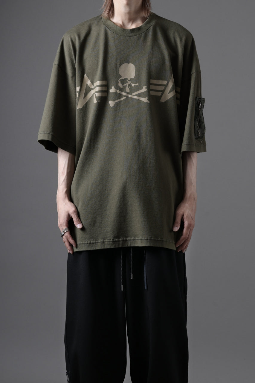 MASTERMIND WORLD x ALPHA INDUSTRIES CIGER POCKET OVERSIZED T-SHIRT (OLIVE)