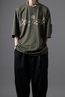 MASTERMIND WORLD x ALPHA INDUSTRIES CIGER POCKET OVERSIZED T-SHIRT (OLIVE)