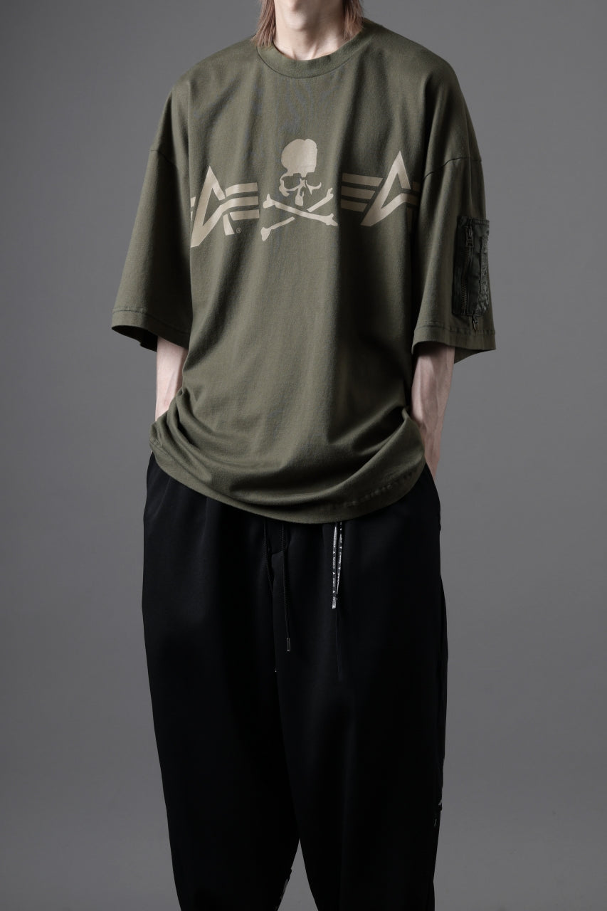 MASTERMIND WORLD x ALPHA INDUSTRIES CIGER POCKET OVERSIZED T-SHIRT (OLIVE)