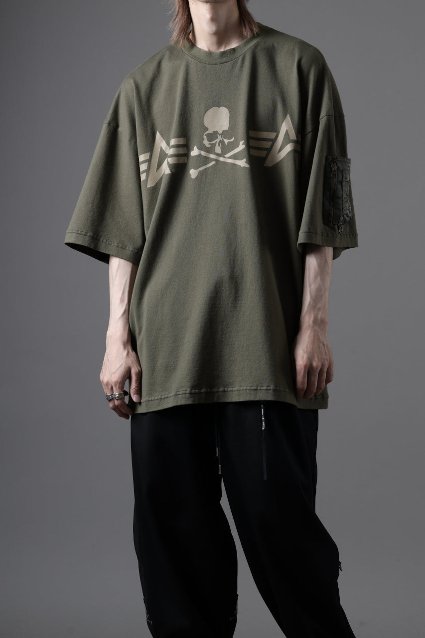 MASTERMIND WORLD x ALPHA INDUSTRIES CIGER POCKET OVERSIZED T-SHIRT (OLIVE)