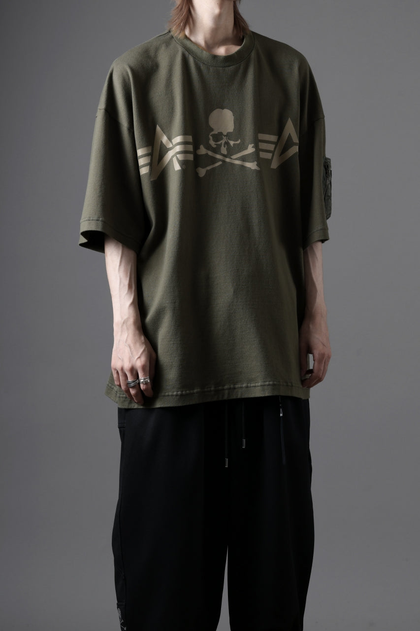 MASTERMIND WORLD x ALPHA INDUSTRIES CIGER POCKET OVERSIZED T-SHIRT (OLIVE)