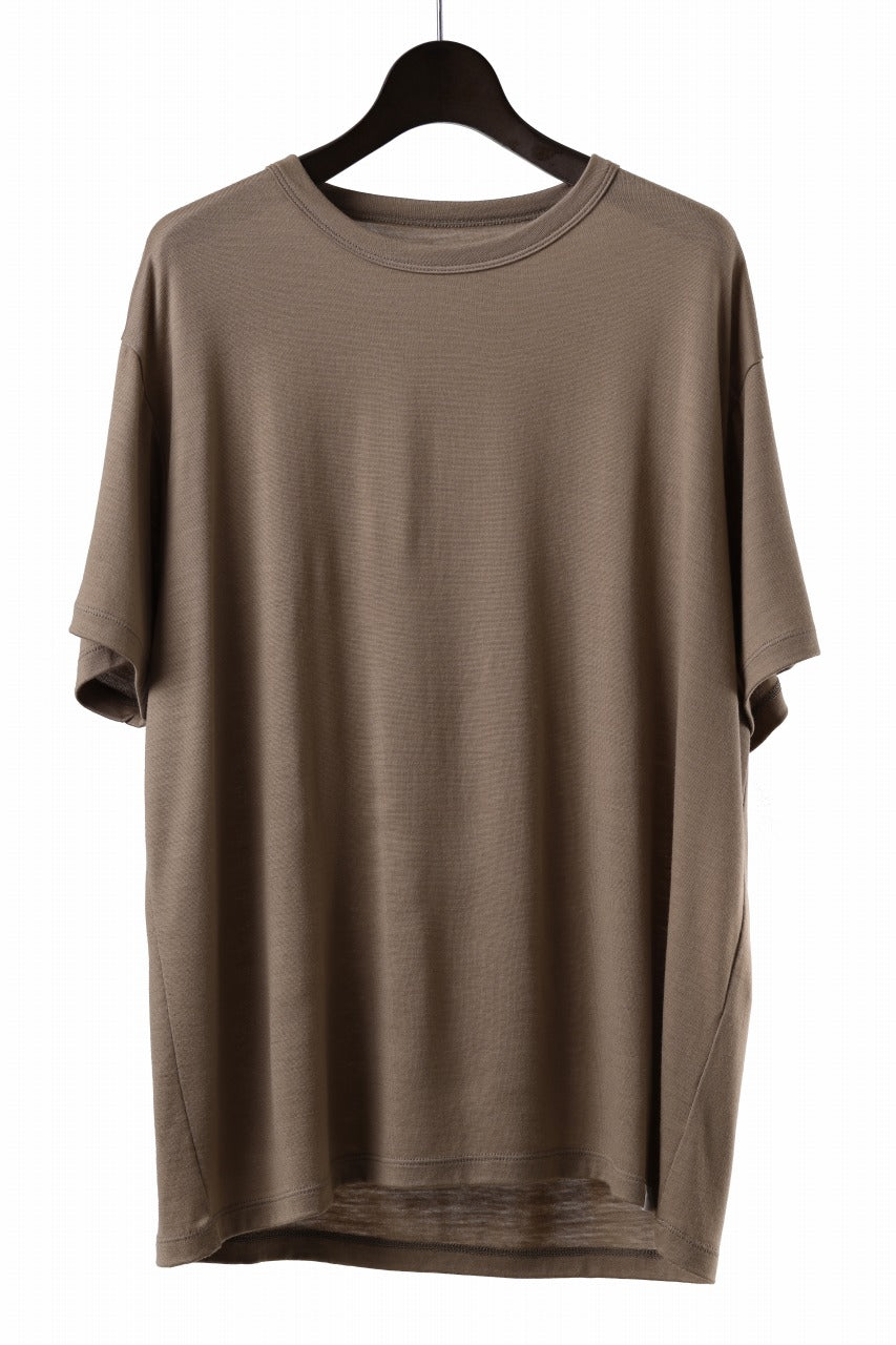 Load image into Gallery viewer, CAPERTICA REGULAR FIT S/S TEE / SUPER 140s WASHABLE WOOL DC JERSEY (MOCA)