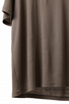 Load image into Gallery viewer, CAPERTICA REGULAR FIT S/S TEE / SUPER 140s WASHABLE WOOL DC JERSEY (MOCA)