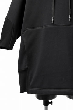 Load image into Gallery viewer, FIRST AID TO THE INJURED &quot;TABEO&quot; HALF SLEEVE PARKA / BRUSHED US SWEAT &amp; FLEECE (BLACK)