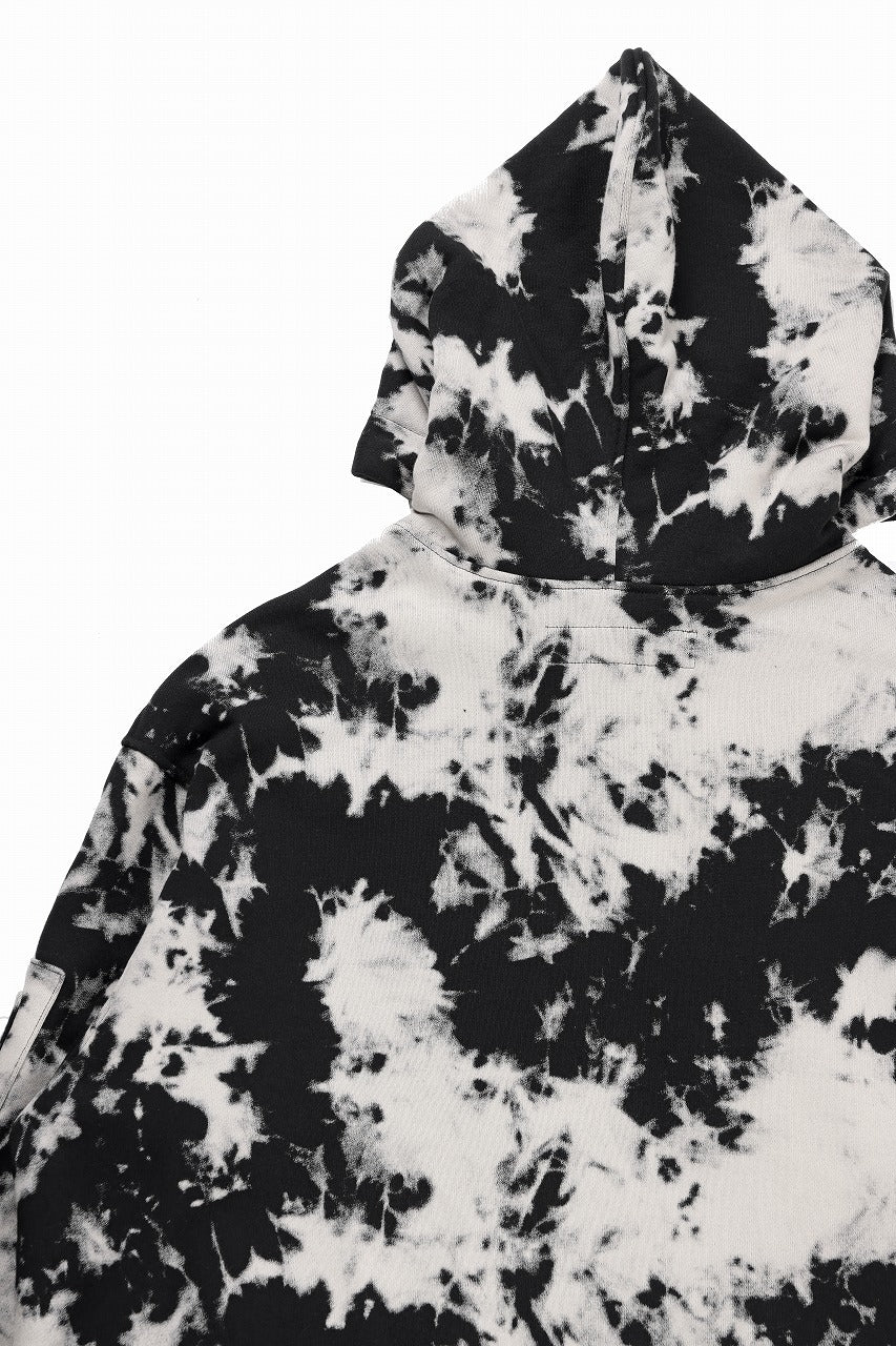 A.F ARTEFACT CARGO HOODED TOPS / MOTTLED DYING (BLACK x IVORY)