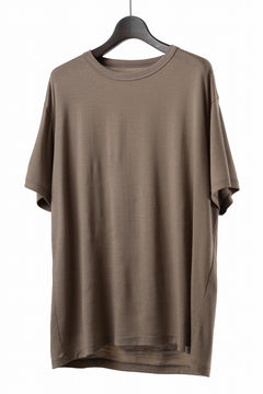 Load image into Gallery viewer, CAPERTICA REGULAR FIT S/S TEE / SUPER 140s WASHABLE WOOL DC JERSEY (MOCA)