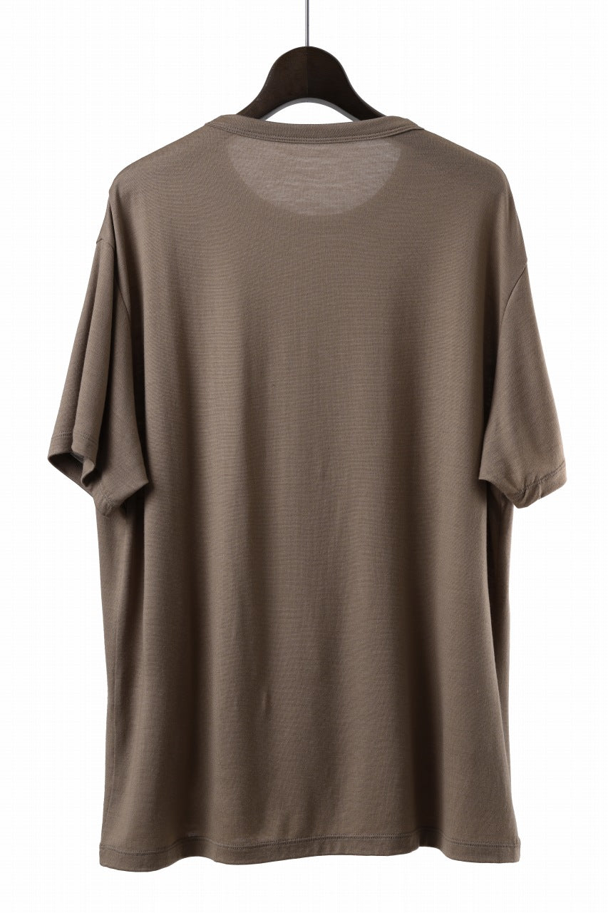 Load image into Gallery viewer, CAPERTICA REGULAR FIT S/S TEE / SUPER 140s WASHABLE WOOL DC JERSEY (MOCA)