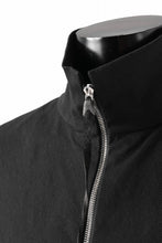 画像をギャラリービューアに読み込む, m.a+ zipped tall collar shirt jacket / H252DZ/CCE (BLACK)