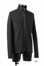 画像をギャラリービューアに読み込む, m.a+ zipped tall collar shirt jacket / H252DZ/CCE (BLACK)