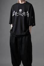 画像をギャラリービューアに読み込む, MASTERMIND WORLD x ALPHA INDUSTRIES CIGER POCKET OVERSIZED T-SHIRT (BLACK)