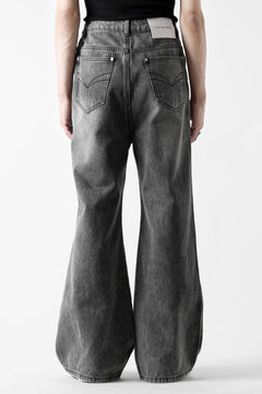 画像をギャラリービューアに読み込む, Feng Chen Wang CROSS WAISTBAND STRAIGHT LEG JEANS (BLACK)