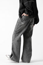 画像をギャラリービューアに読み込む, Feng Chen Wang CROSS WAISTBAND STRAIGHT LEG JEANS (BLACK)