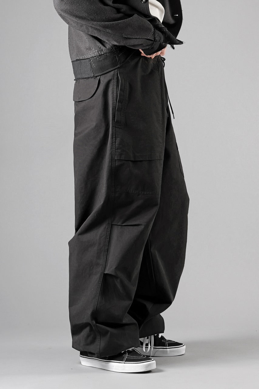 entire studios BARREN CARGO TROUSERS (BLACK)の商品ページ