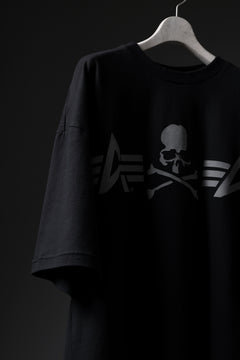 画像をギャラリービューアに読み込む, MASTERMIND WORLD x ALPHA INDUSTRIES CIGER POCKET OVERSIZED T-SHIRT (BLACK)