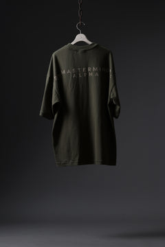 Load image into Gallery viewer, MASTERMIND WORLD x ALPHA INDUSTRIES CIGER POCKET TEE (OLIVE)