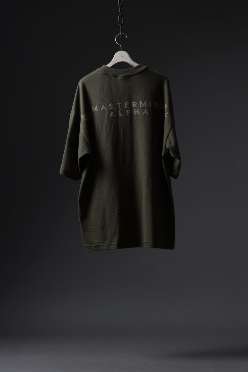 Load image into Gallery viewer, MASTERMIND WORLD x ALPHA INDUSTRIES CIGER POCKET TEE (OLIVE)