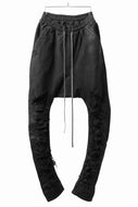 A.F ARTEFACT DISTRESSED SARROUEL SKINNY PANTS / COATING STRETCH DENIM (BLACK)
