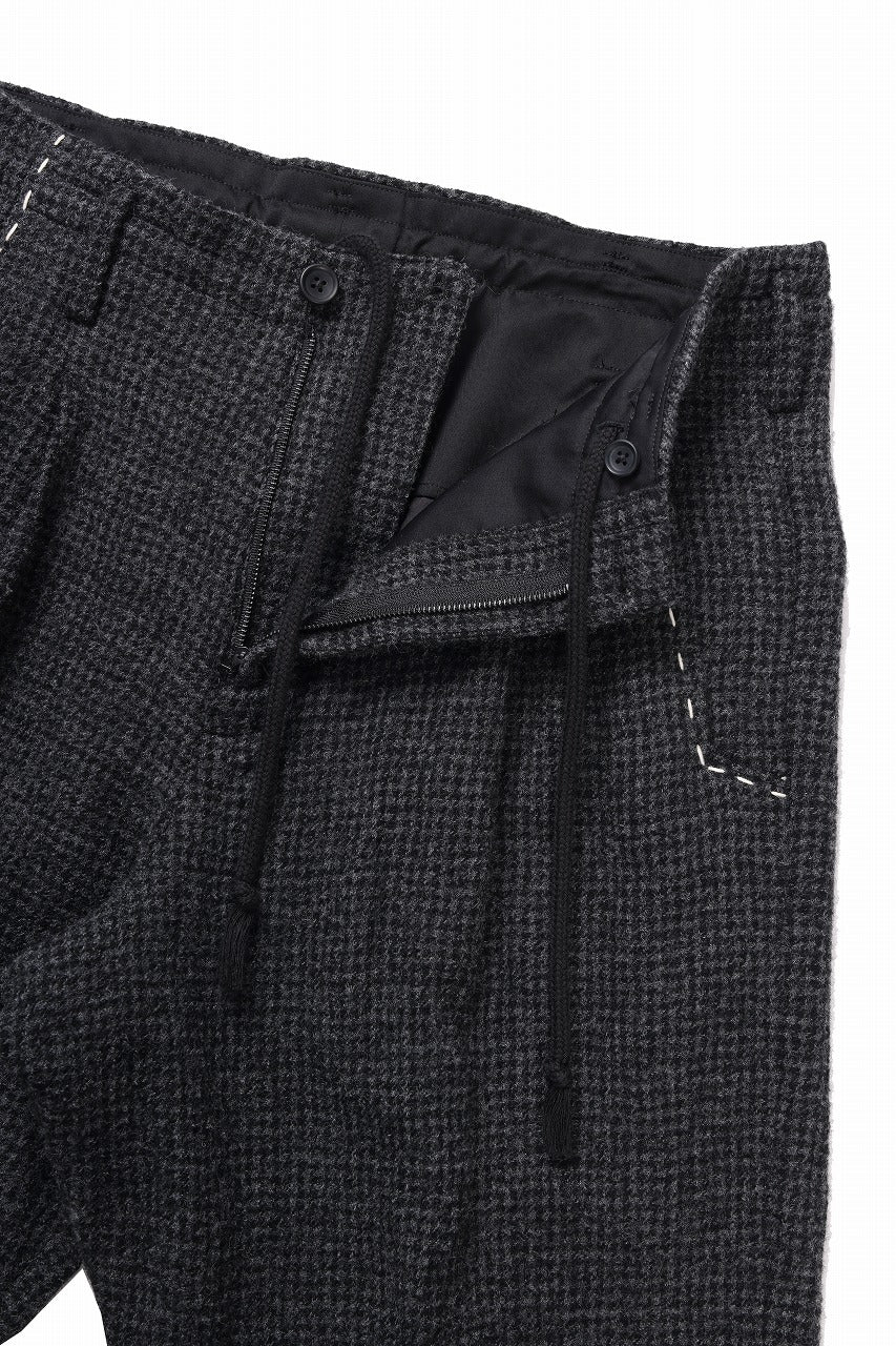 画像をギャラリービューアに読み込む, Y&#39;s for men TAB DETAIL PANTS with HAND STITCH / HOUNDSTOOTH WOOL (BLACK)
