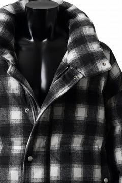 Load image into Gallery viewer, A.F ARTEFACT HIGH NECK DOWN JACKET / OMBRE CHECK FLANNEL (BLACK x WHITE)