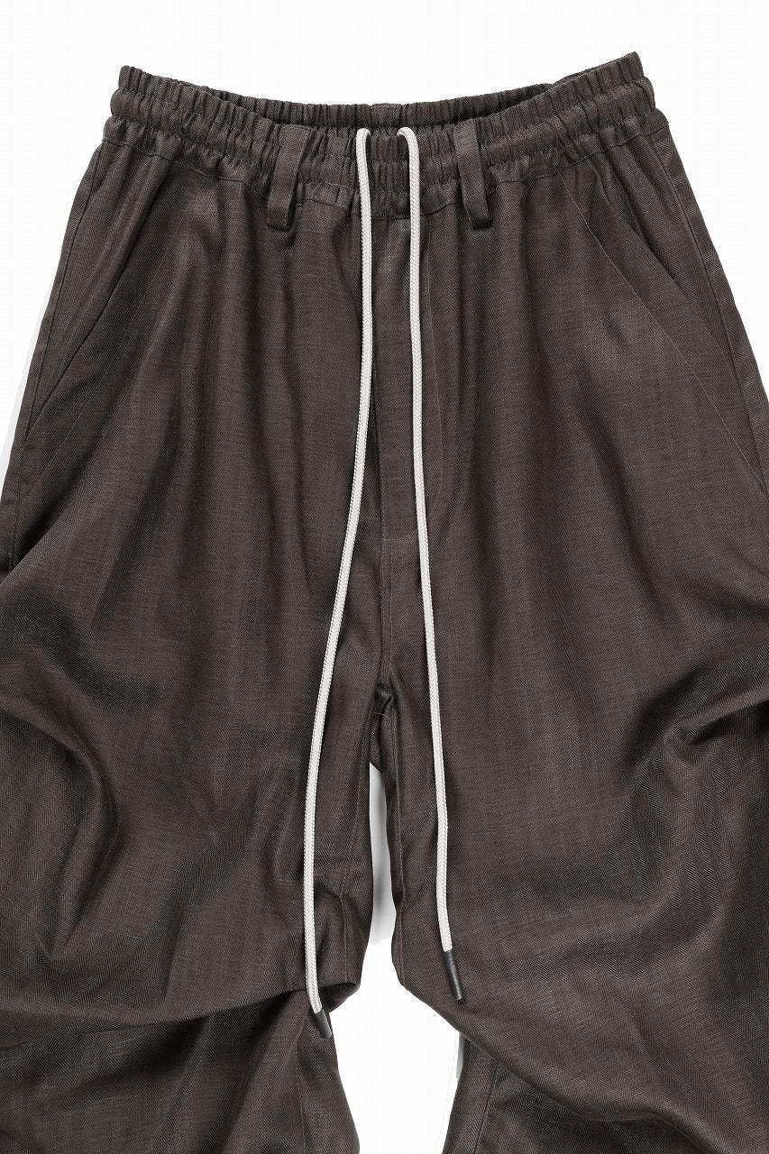 A.F ARTEFACT HERRINGBONE LINEN TUCK WIDE PANTS (BROWN)