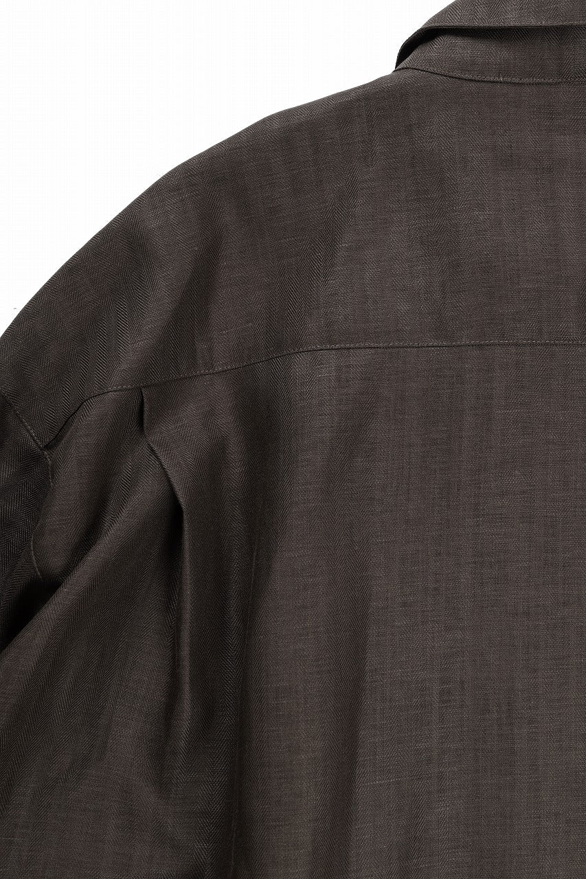 A.F ARTEFACT HERRINGBONE LINEN SHORT LENGTH SHIRT (BROWN)