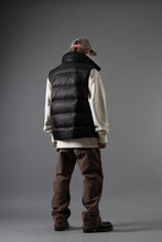 画像をギャラリービューアに読み込む, Ten c ASO DOWN VEST / PIECE DYED RIPSTOP 10 DEN + OJJ 11oz (BLACK)