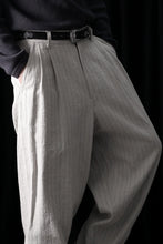 画像をギャラリービューアに読み込む, N/07 3 STITCHES WIDE TAPERED TROUSERS / HEAVY C/LI BUTCHER STRIPES (BEIGE)