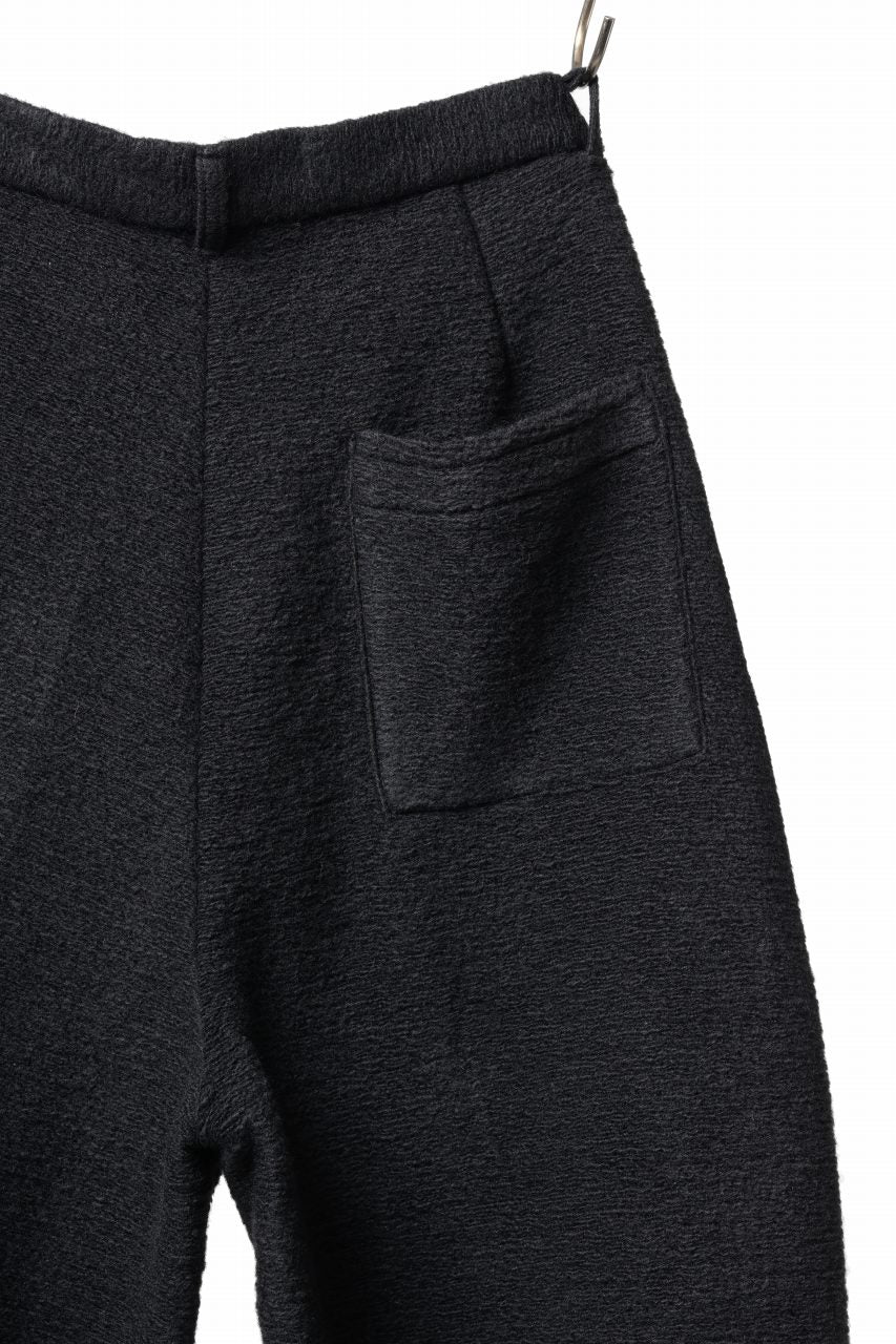 th products KAPOOR / Wide Tapered Pants / travel wool premiere (black)