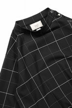 画像をギャラリービューアに読み込む, N/07 exclusive MOCK NECK HALF SLEEVE PULLOVER / WINDOWPANE CHECK TR TWILL (BLACK)