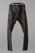 Load image into Gallery viewer, masnada LAYERED POCKET SLIM JEANS / STRETCH DENIM (BLACK CLAY)