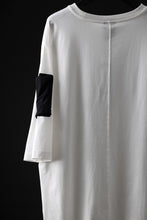 Load image into Gallery viewer, thom/krom ZIP POCKET SHORT SLEEVE TEE / COTTON JERSEY (CREAM)