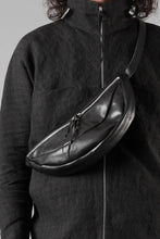 画像をギャラリービューアに読み込む, m.a+ medium slice belt bag / BY202 / CU1.0 (BLACK)