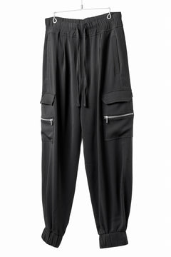 Load image into Gallery viewer, thom/krom RELAXED FIT CARGO TROUSERS / ELASTIC VISCOSE (BLACK)