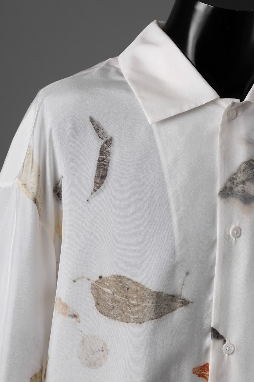 Load image into Gallery viewer, Feng Chen Wang NATURAL PLANT DYE SHIRT (WHITE)