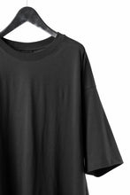Load image into Gallery viewer, thom/krom RELAXED FIT SHORT SLEEVE TEE / COTTON JERSEY (BLACK)