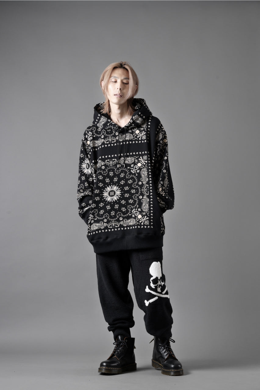 Load image into Gallery viewer, mastermind JAPAN BANDANA HOODIE / REGULAR FIT (BLACK BASE)