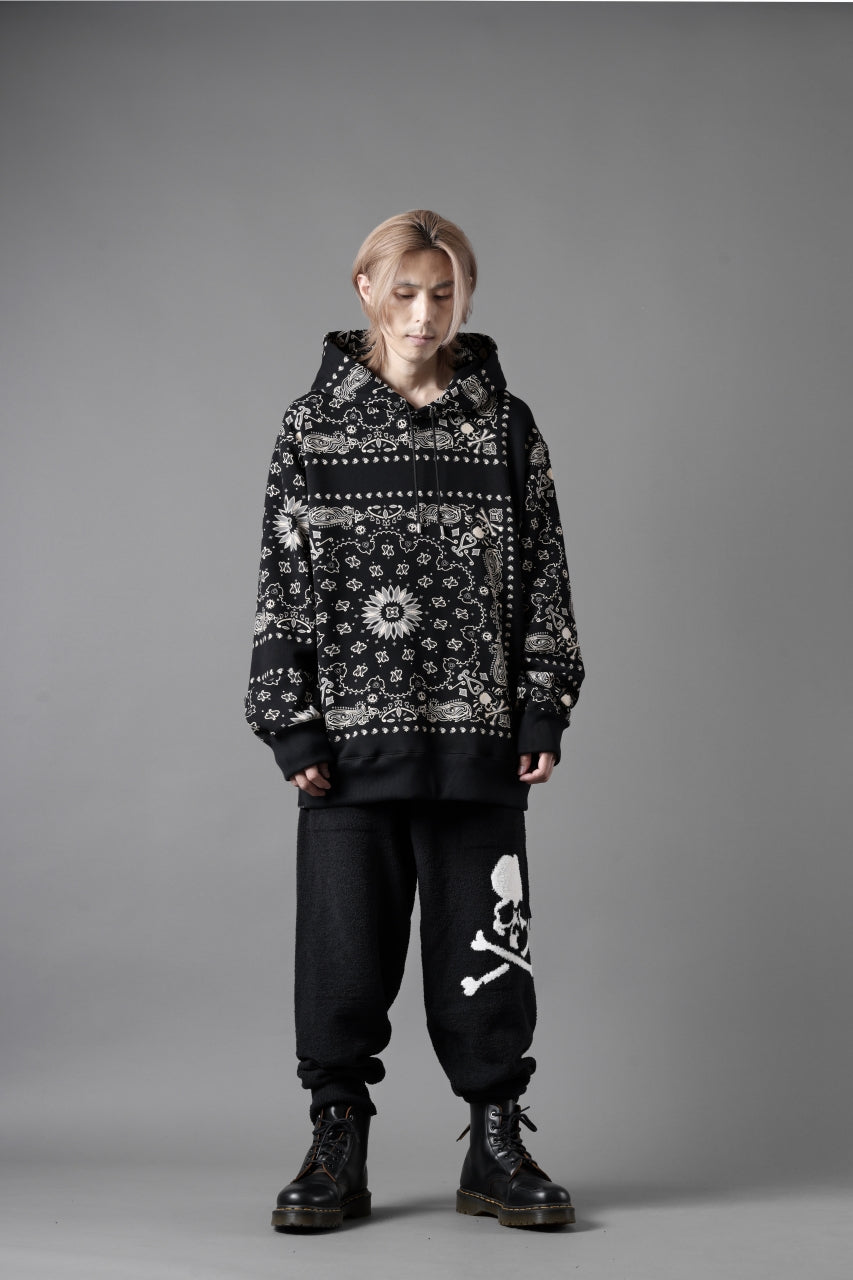 Load image into Gallery viewer, mastermind JAPAN BANDANA HOODIE / REGULAR FIT (BLACK BASE)