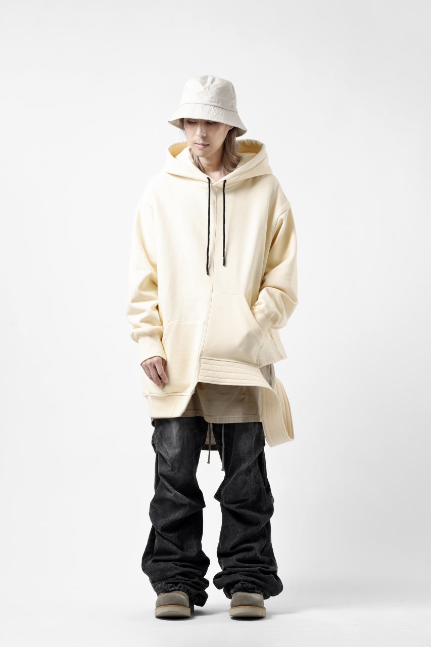 A.F ARTEFACT ASYMMETRY LOOP HEM SWEAT HOODIE (CREAM)