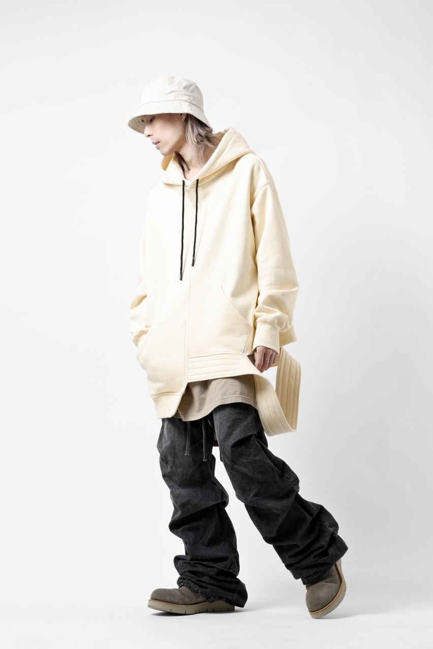 A.F ARTEFACT ASYMMETRY LOOP HEM SWEAT HOODIE (CREAM)