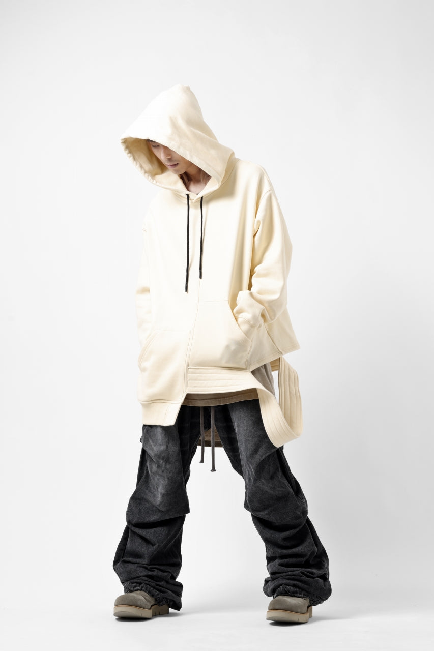 A.F ARTEFACT ASYMMETRY LOOP HEM SWEAT HOODIE (CREAM)