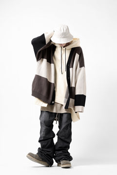 Load image into Gallery viewer, A.F ARTEFACT GEO PATTERN COTTON KNIT CARDIGAN /  (BLACK x GREY x BEIGE)