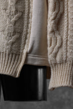 Load image into Gallery viewer, CHANGES VINTAGE REMAKE LOW GAUGE CABLE KNIT &amp; SWEAT TOPS (MULTI)