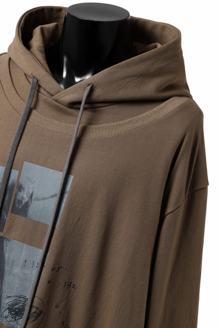 A.F ARTEFACT LAYERED SWEAT HOODIE / TYPE B PRINT (BROWN)