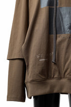 Load image into Gallery viewer, A.F ARTEFACT LAYERED SWEAT HOODIE / TYPE B PRINT (BROWN)