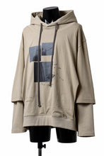 Load image into Gallery viewer, A.F ARTEFACT LAYERED SWEAT HOODIE / TYPE B PRINT (BEIGE)